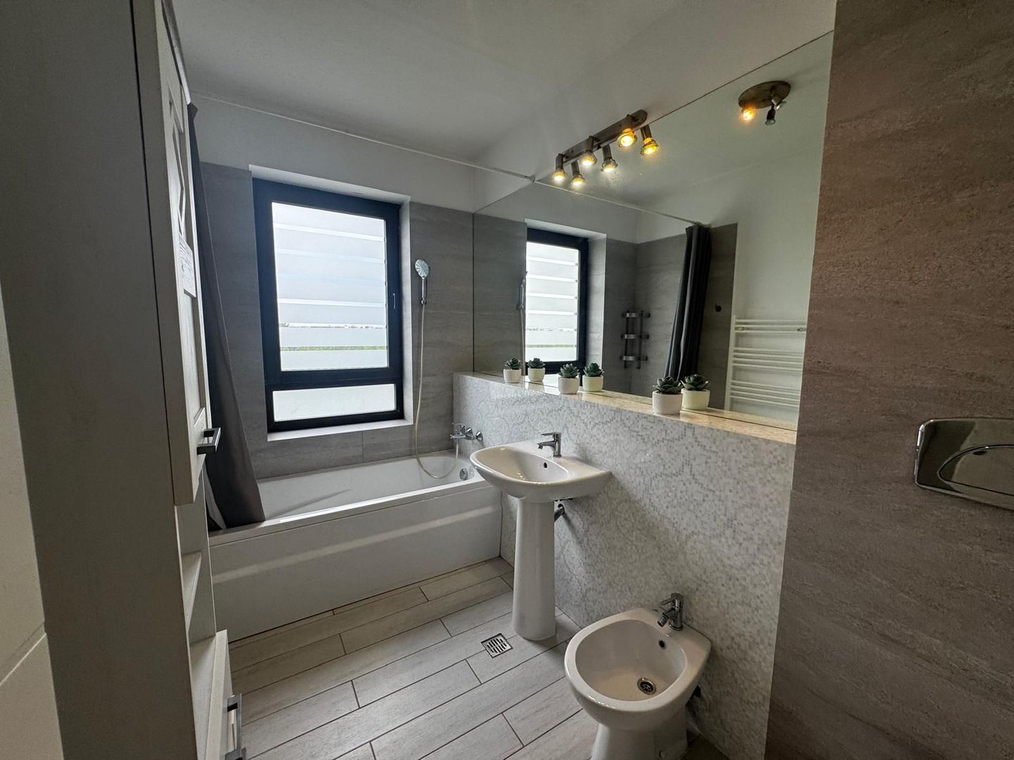 Apartament de vanzare I 4 camere I Aleea Privighetorilor - Poză 17