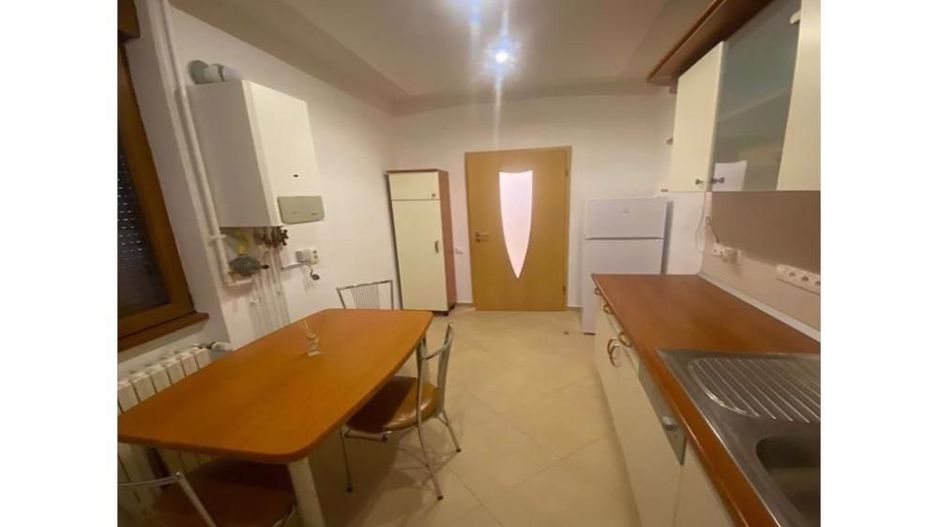 3 camere decomandat lux zona Medicina - CENTRALA PROPRIE - Poză 4