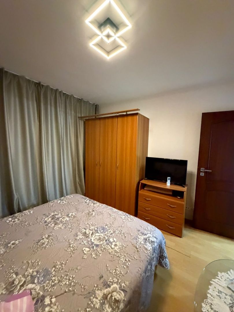 Apartament 3 camere decomandat-Zona Steaua-Shopping City-Mobilat - Poză 3