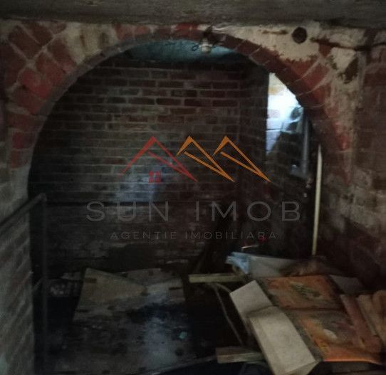 Casa 3 camere, ultracentral, fara trafic auto, Campina, Prahova - Poză 8