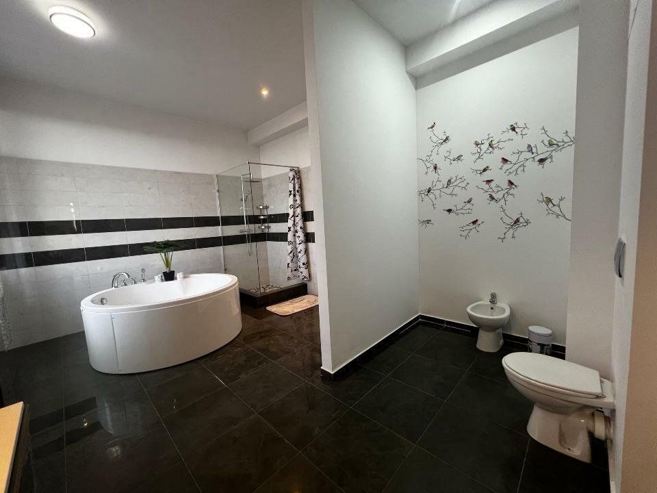 Penthouse Exclusivist 5 camere I Ansamblul Privighetorilor - Poză 8