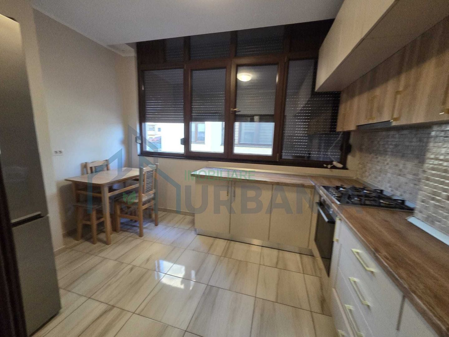 Închiriez apartament modern 3 camere| Nicole Residence Parcare inclusă - Poză 5