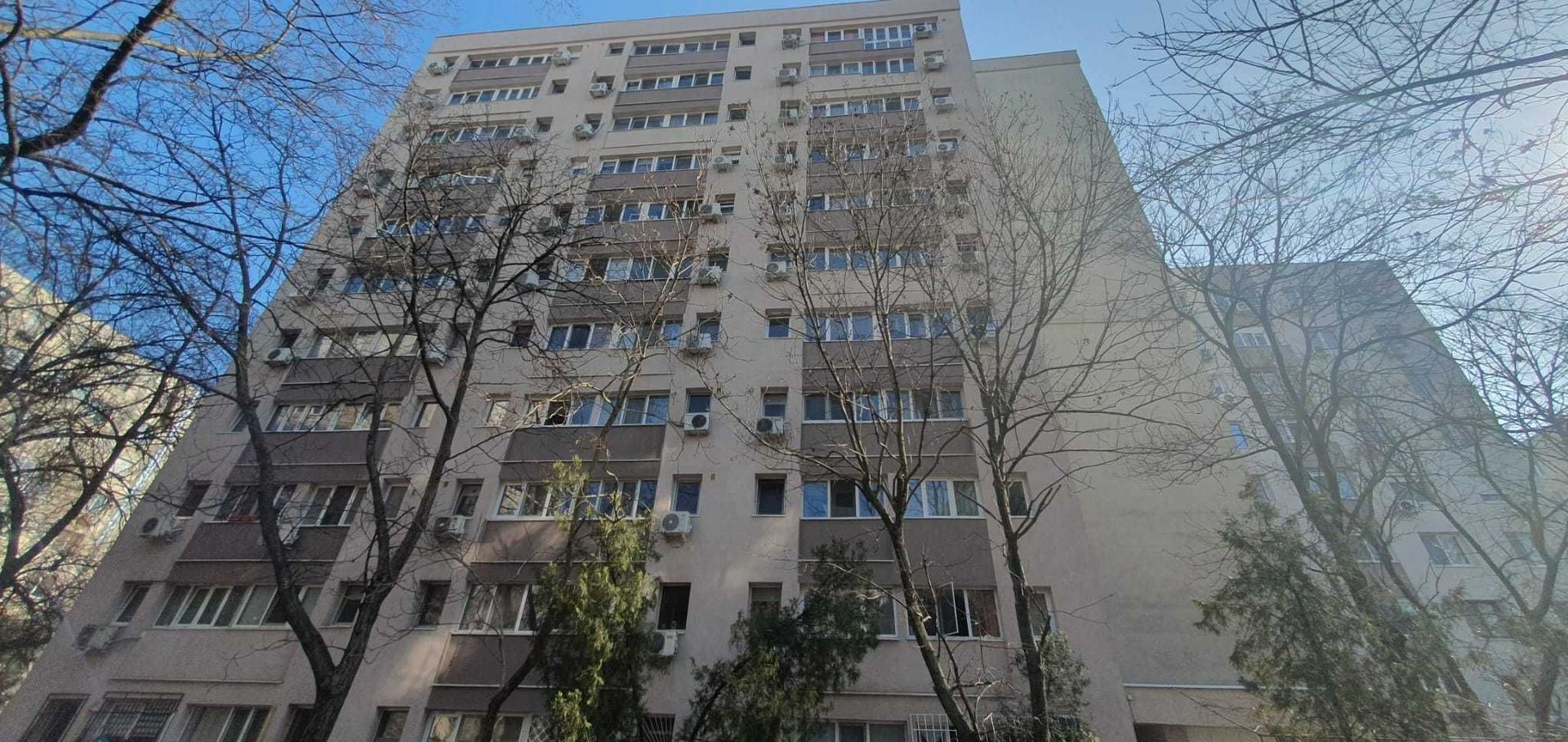 De vanzare Garsoniera Drumul Taberei - Poză 1