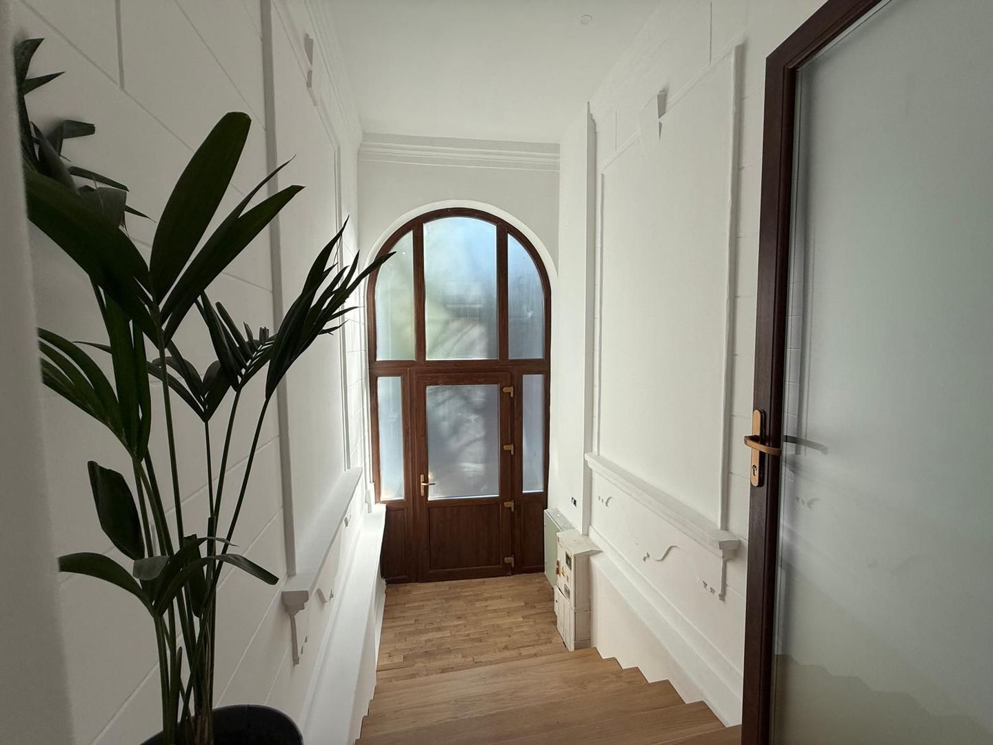 Vilă elegant renovata pentru business de prestigiu - Poză 7