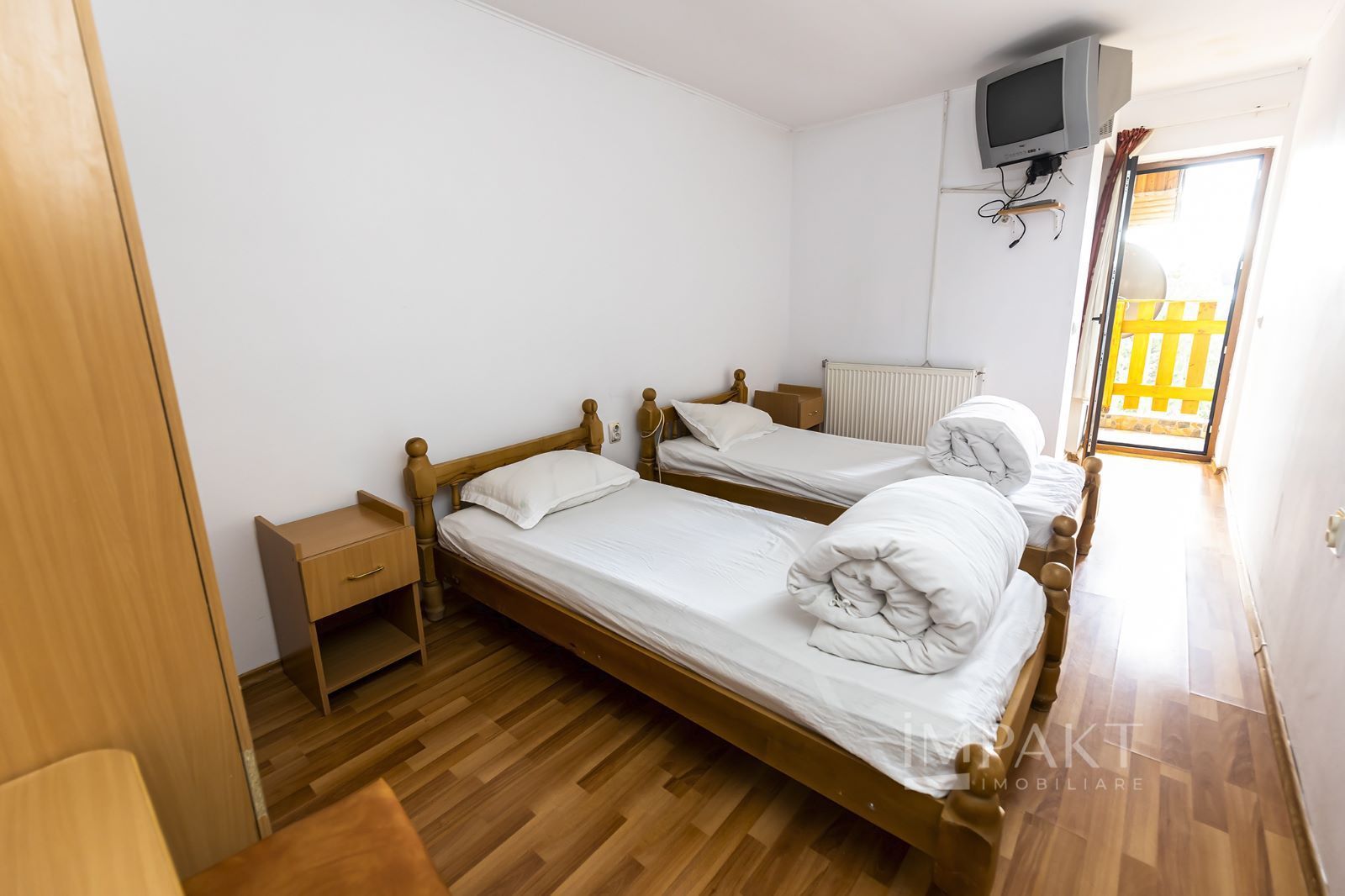 Pensiune 10 camere in statiunea Muntele Baisorii - Poză 18