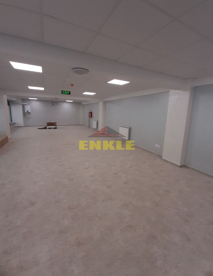 Spatiu comercial de vanzare zona centrala , pret 160.000 euro+ Tva ! - Poză 3