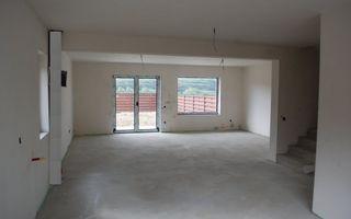 Casa 5 camere, zona Europa - Poză 2