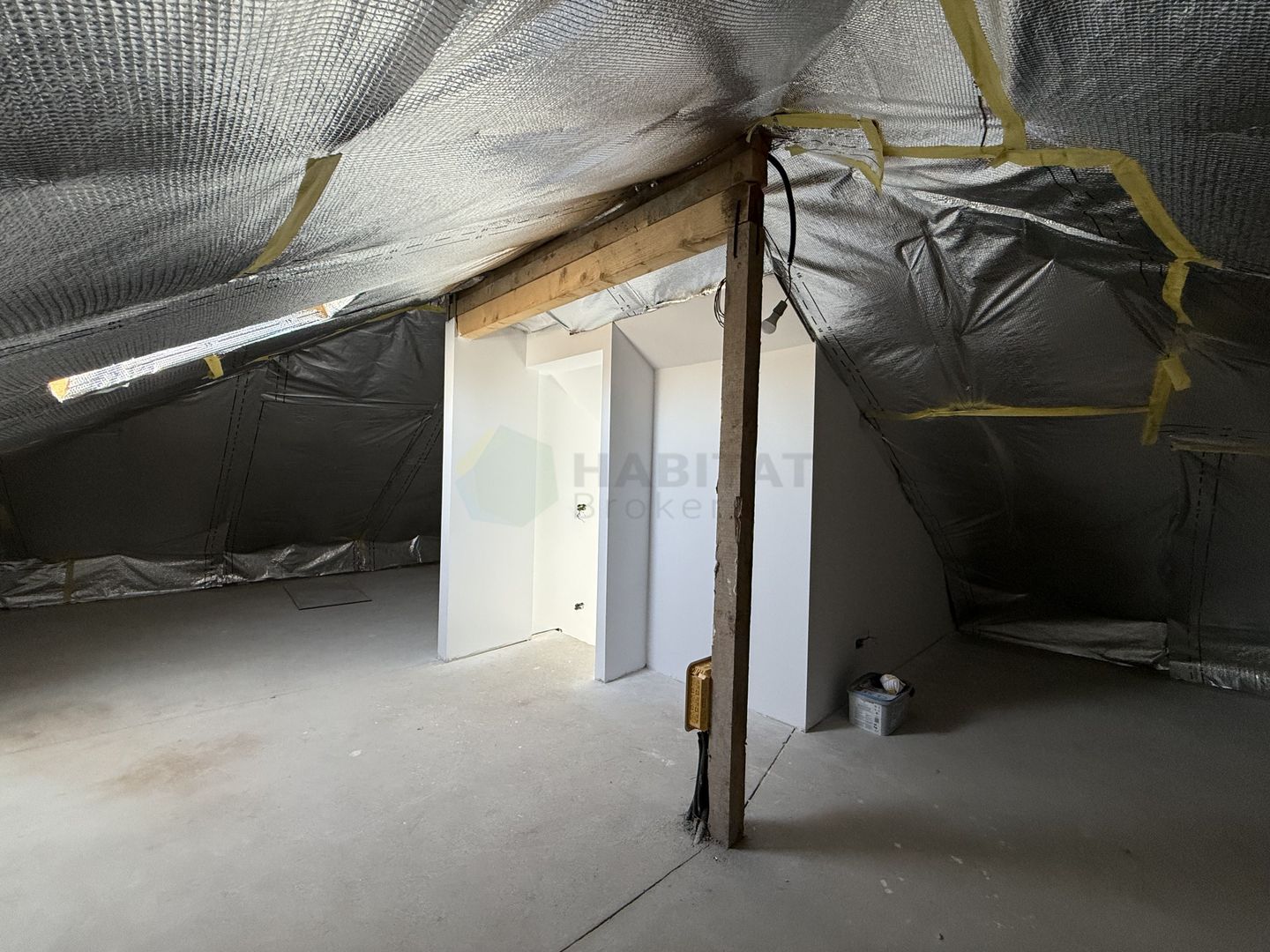 Vila 5 camere Tunari langa Cosmopolis - Poză 19