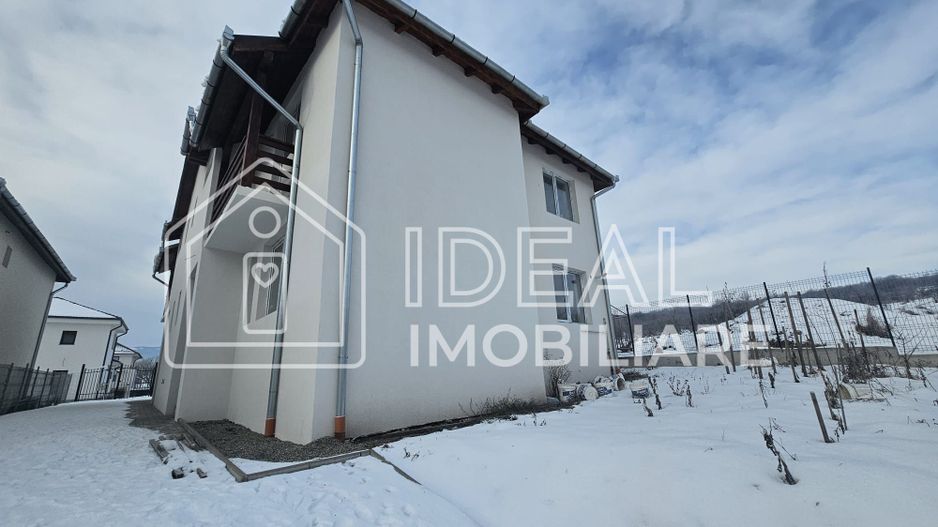 Duplex cu 4 camere, si 250 mp de curte - Poză 2