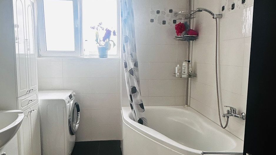 Apartament 2 camere, mutare imediata, mobilat si utilat, loc de parcare inclus! - Poză 1