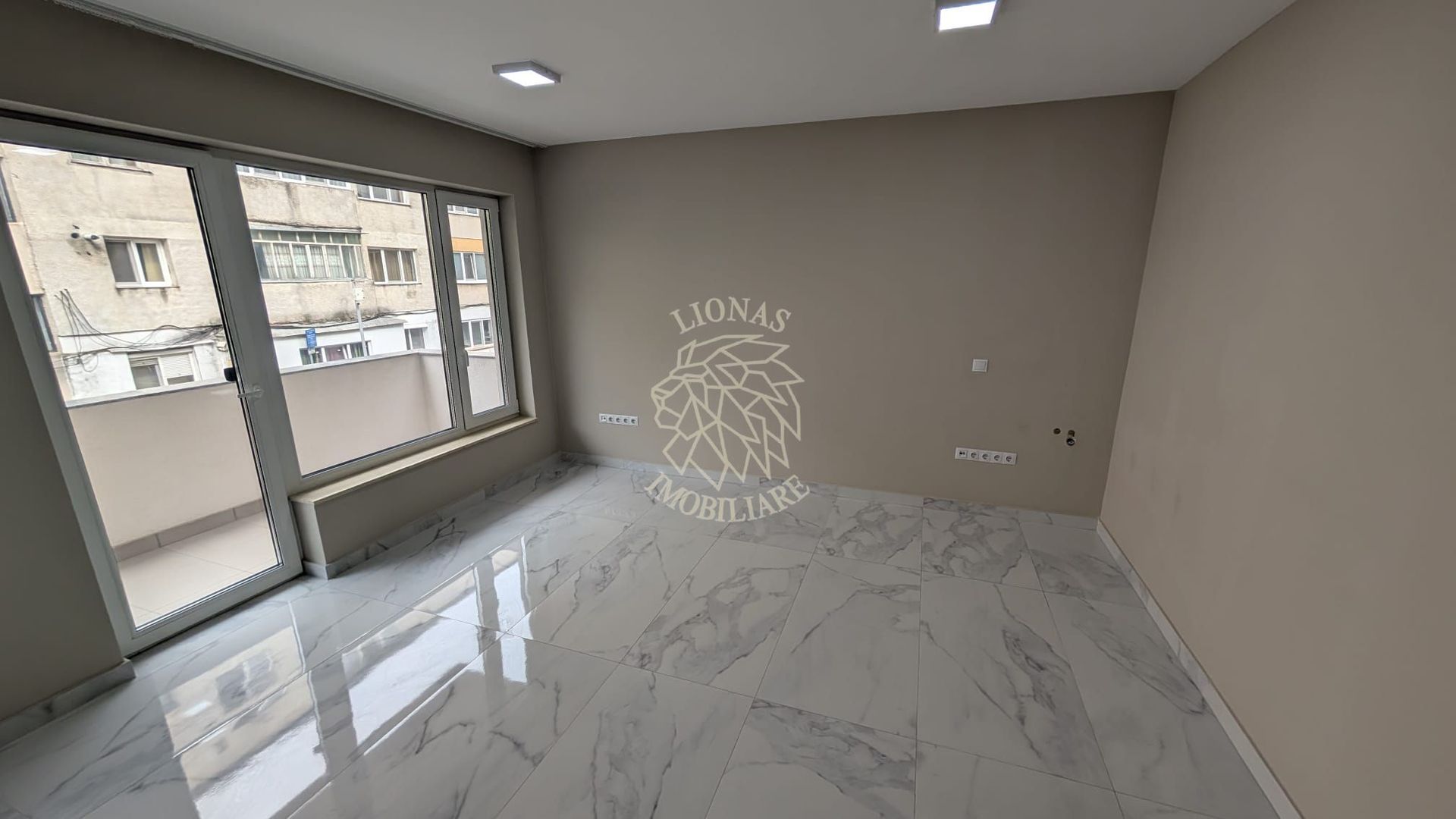 Spatiu de Birou Nou 36 mp-balcon 7 mp-Zona Han - Poză 5