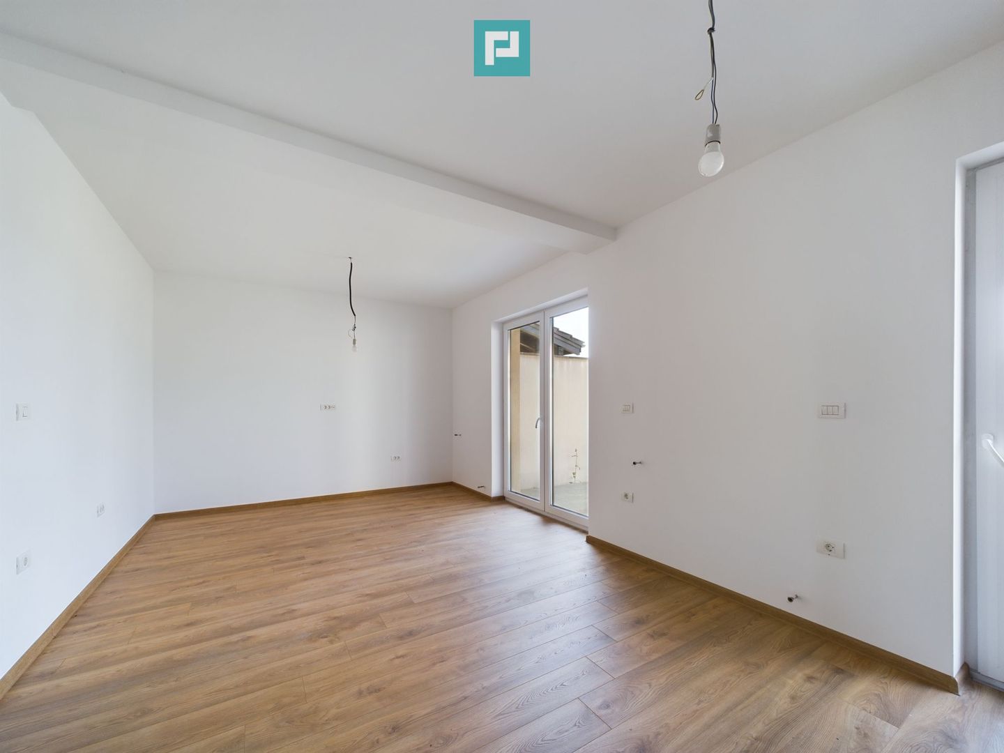 Duplex elegant cu 3 dormitoare în Ghiroda - Poză 15