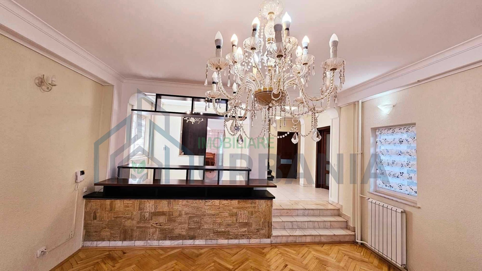 Casa in zona centrala - Poză 2