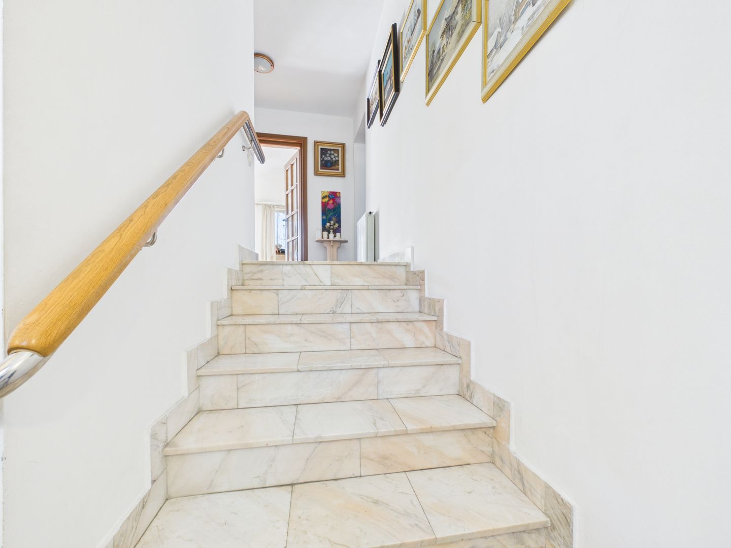 Vilă cu 8 camere de vânzare, piscina, livada, iesire la Balta Pasarea - Poză 27