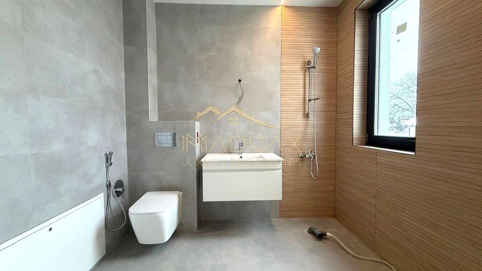 Vila moderna 6 camere // 190mp // teren 300mp // Tunari - Poză 17