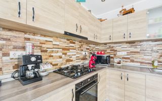 Casă spațioasă cu grădină în Topolovățu Mare - Poză 5