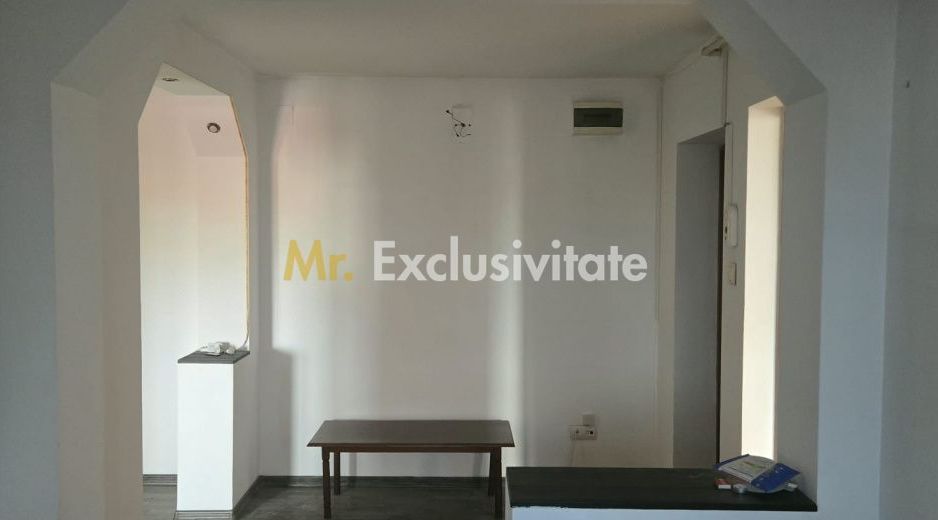 De vânzare apartament 2 camere decomandat | Zona 8 Mai - Poză 7