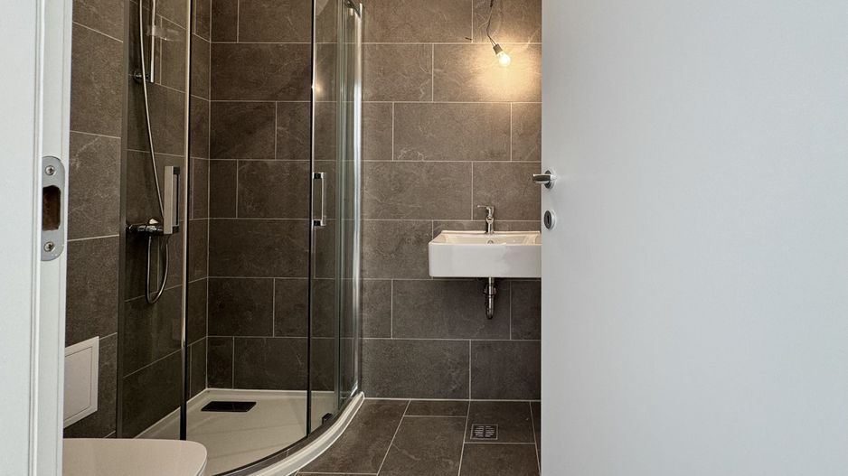 3 camere 75 mp SU + Balcon 8mp - Verdere curte interioară - Poză 11