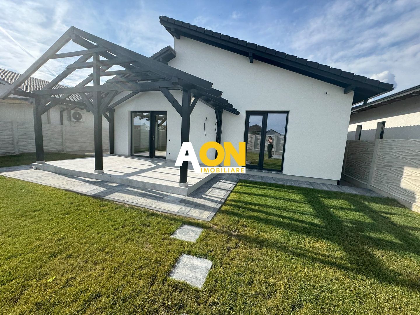 Casa Individuala 4 Camere, 2 Bai, 390mp Teren - Poză 1