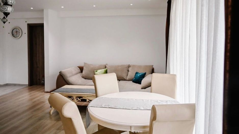 Apartament 3 camere elegant spațios și luminos în cartierul Urban Coresi - Poză 6