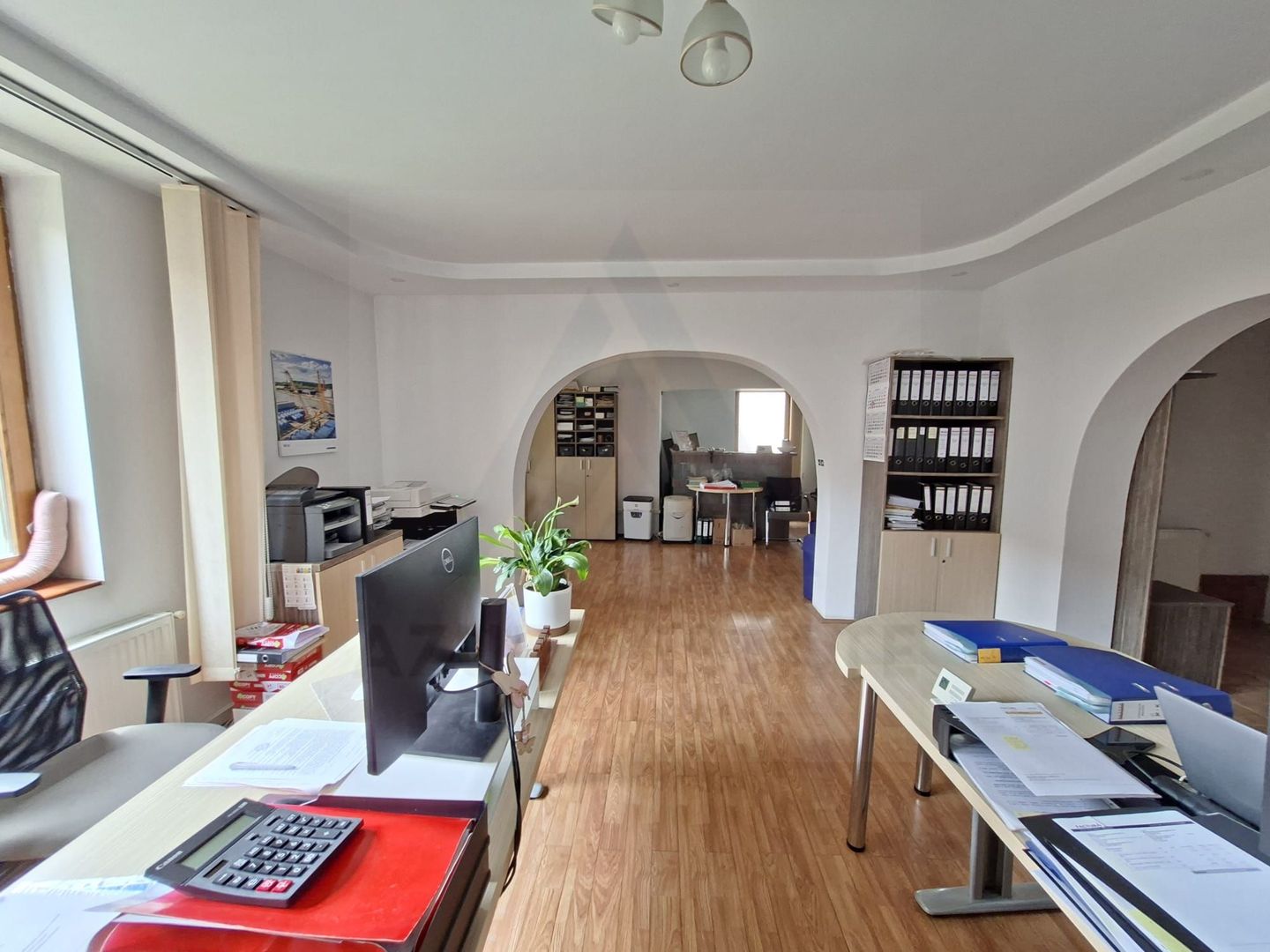 Spatiu birouri casa individuala curte proprie 9 birouri Selimbar - Poză 2