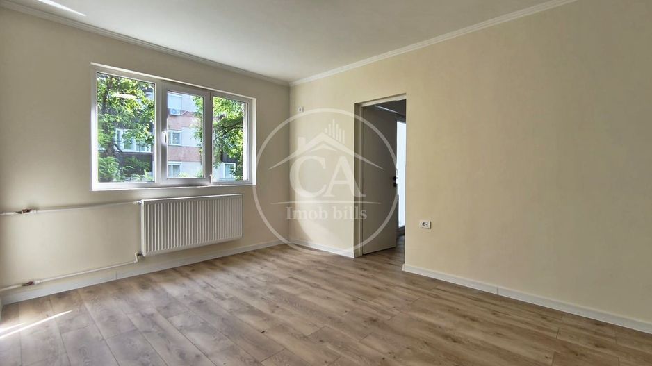 Apartament de vânzare cu 2 camere în zona Rogerius, Oradea - Poză 3