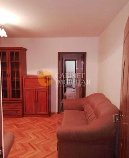Apartament cu 3 camere semidecomandat zona Alexandru - Poză 2