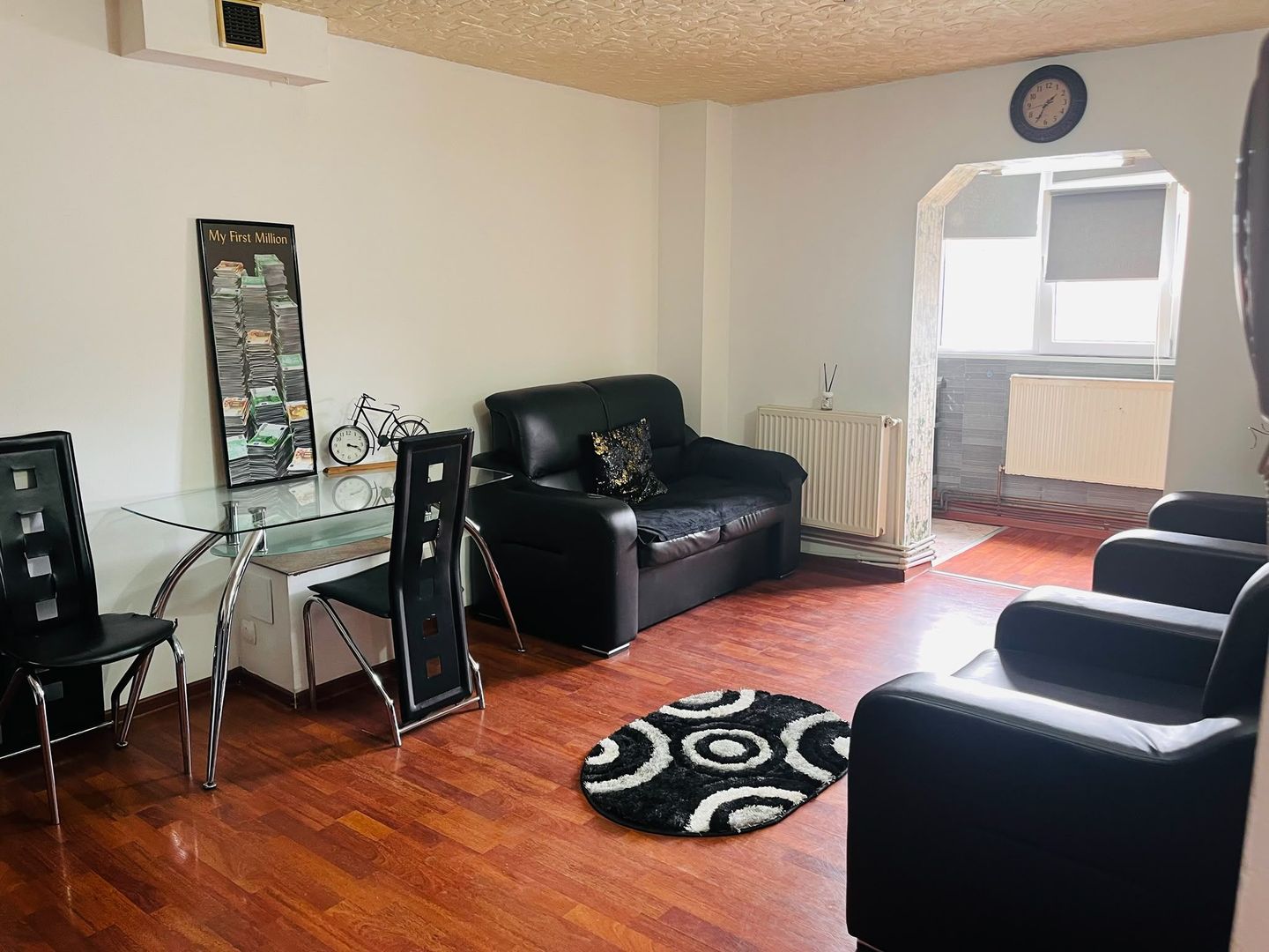 Confort inteligent! Apartament transformat in 3 camere, zona 1 Mai - Poză 1