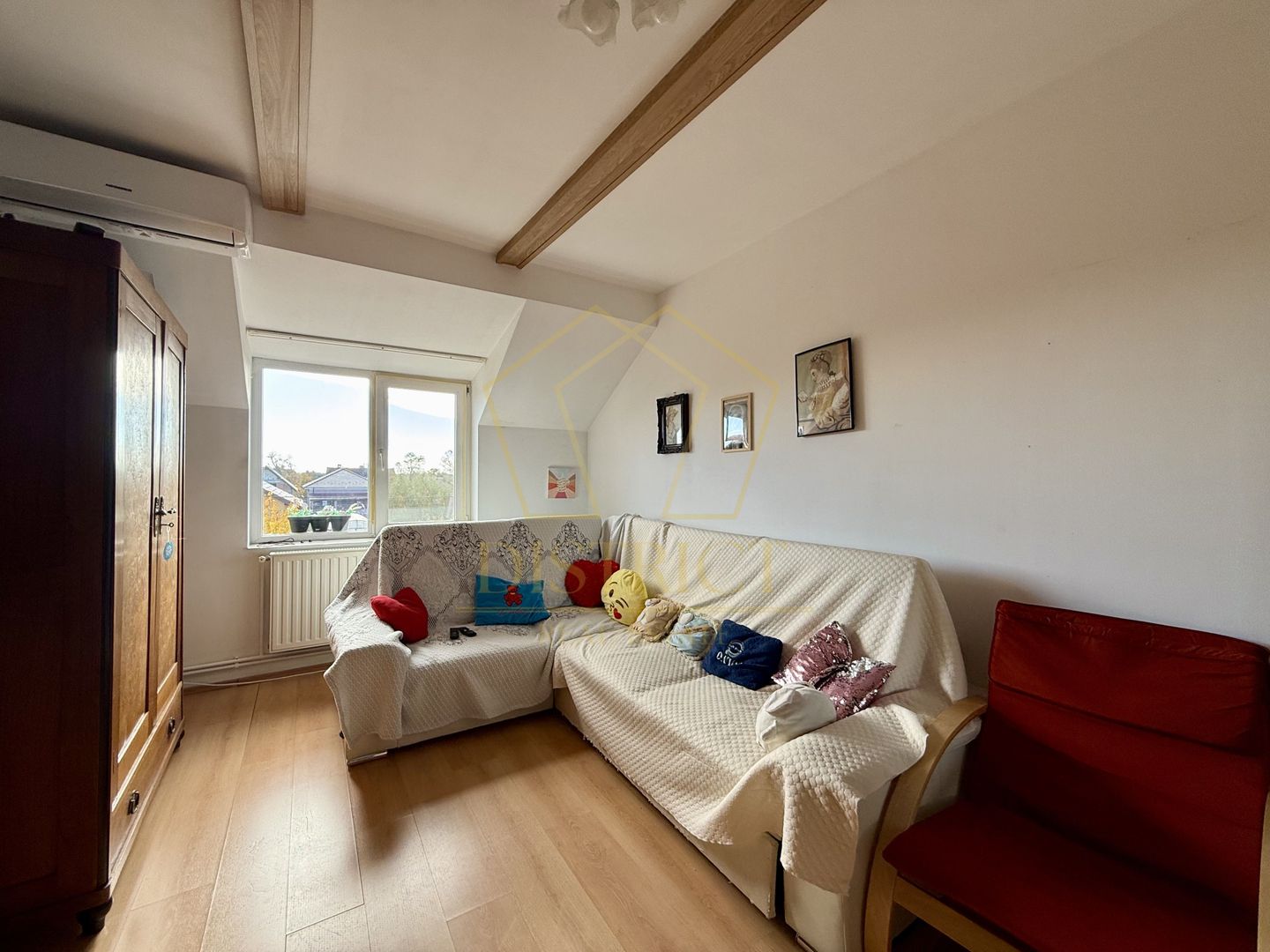 Duplex D+P+1E+M cu 7 camere | Utvin - Poză 12