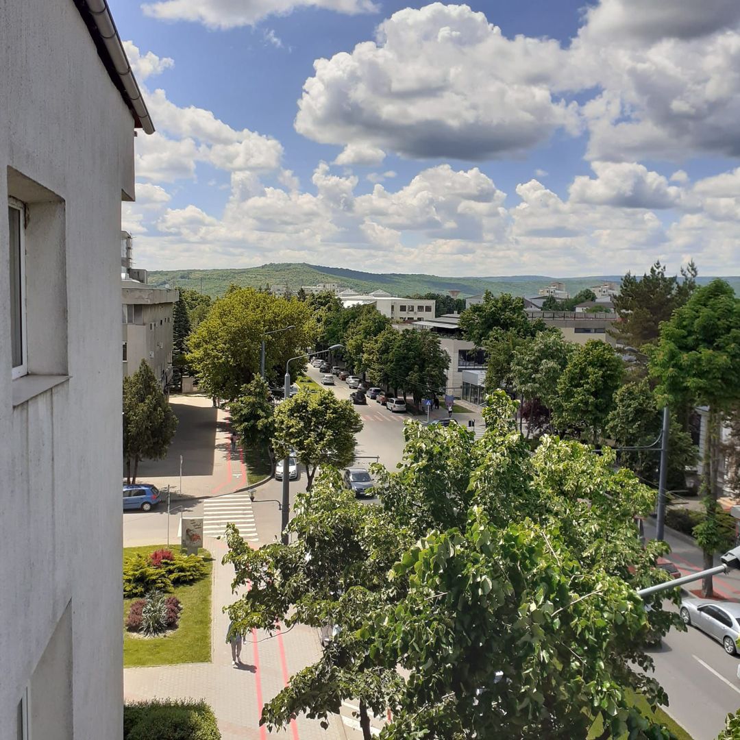 Apartament 3 camere, decomandate, zona Ultracentral; - Poză 2