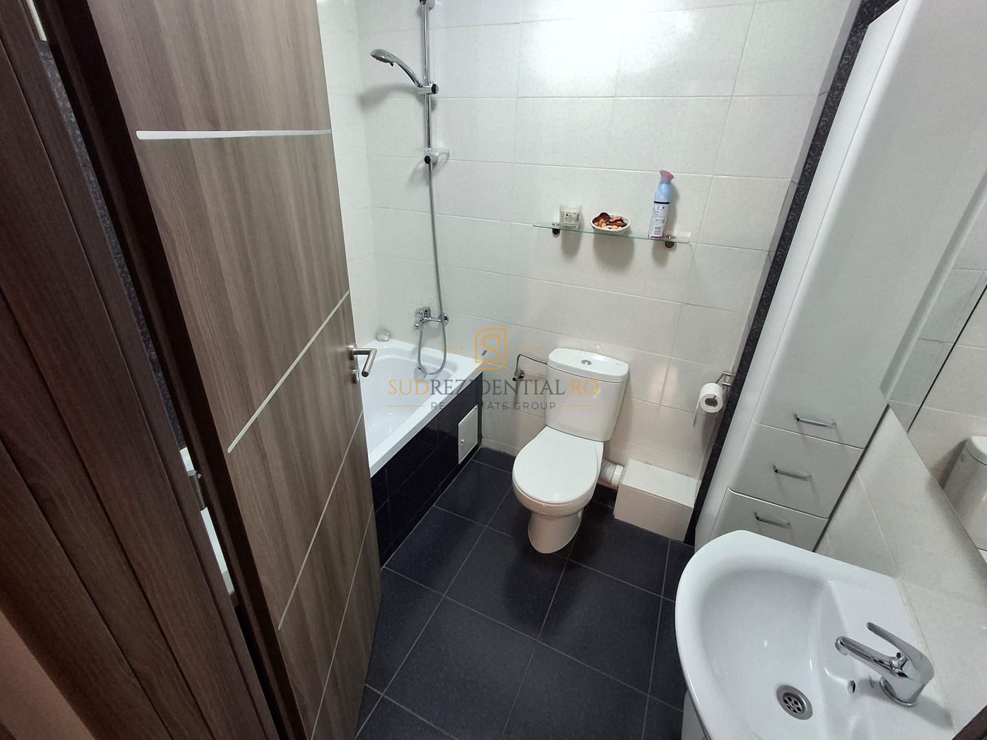 Locuinta cu 3 camere, gata de mutare, zona Metalurgiei, Sector 4 - Poză 12