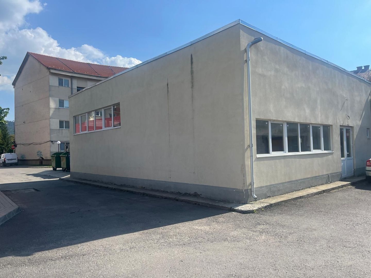 Spațiu comercial premium de închiriat ,190mp,centru  Covasna. - Poză 3