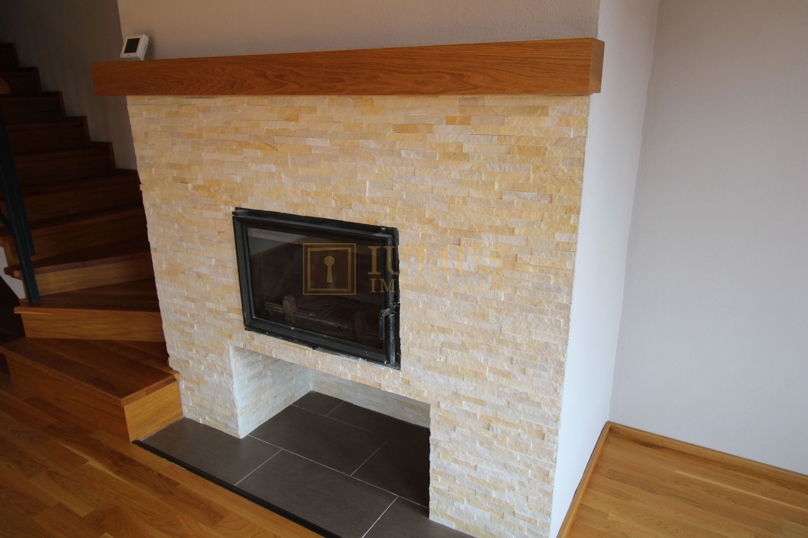 Braytim; 3 dormitoare, living saptios cu semineu. - Poză 3