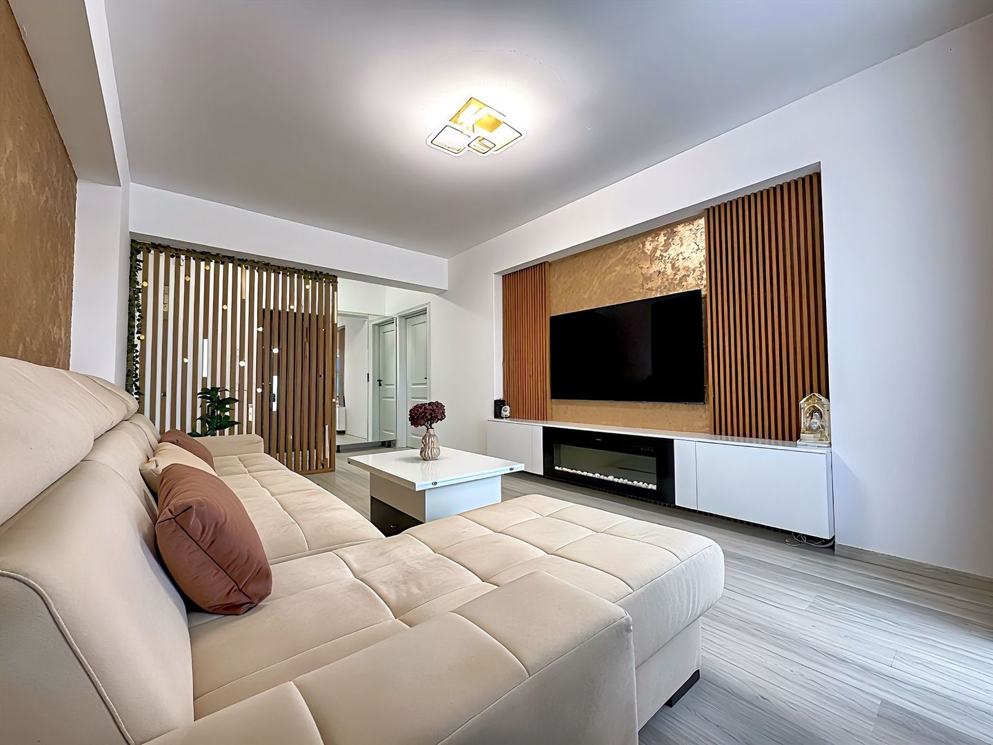 3 camere decomandat bucatarie inchisa 79mp Grand Arena parcare inclusa - Poză 10