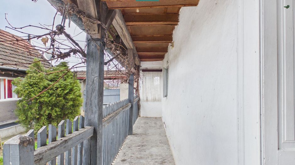 Casă cu 2 corpuri și 4 camere în Tauț - Poză 9