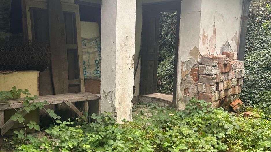 De vanzare teren cu casa de renovat Dej central - Poză 1