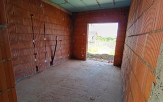 Sanandrei, Duplex pe Parter, 3 dormitoare, 2 Bai, Pozitie excelenta - Poză 13