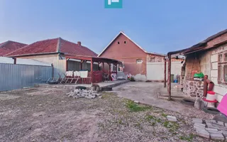 Casă cu 3 camere și teren de 700 mp în Cermei - Poză 12