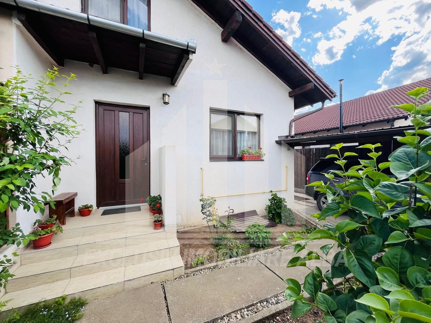 Casa tip duplex de vanzare, Arex - Poză 1