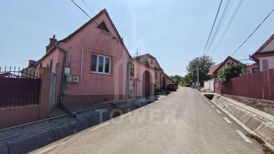 Casă cu garaj și spațiu pentru activitate auto, de vânzare în Rusciori - Poză 1