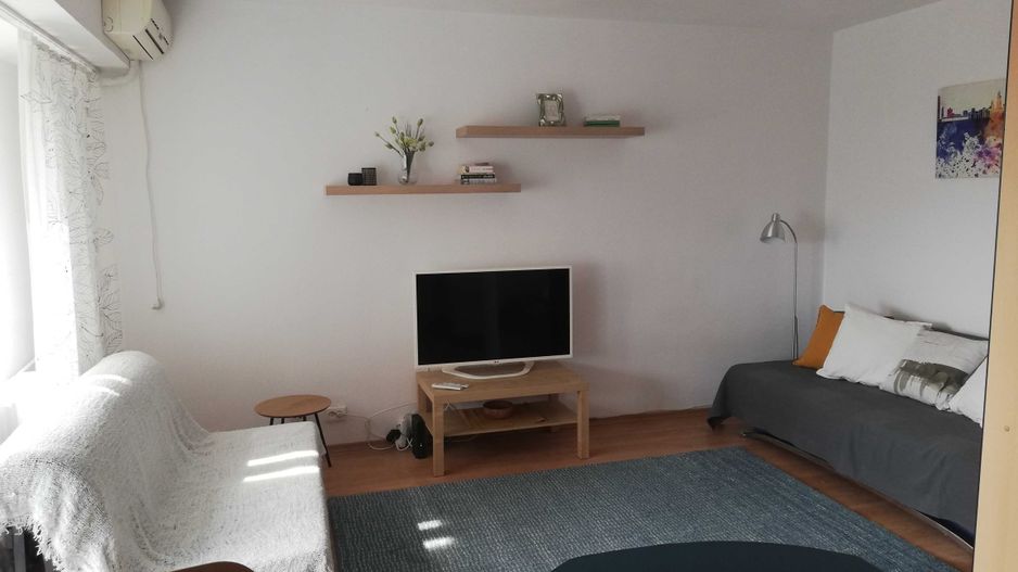 Vanzare garsoniera Piata Victoriei sect 1 - Poză 1