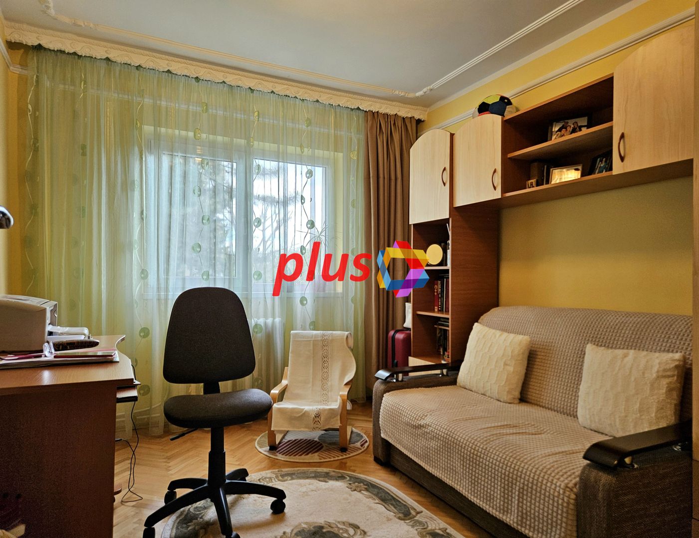 Apartament cu patru camere, zona Calea Bucuresti - Judetean 100 MP - Poză 11