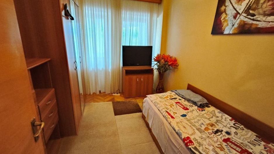 Apartament 3 camere situat în centrul orașului Târgu Jiu, pe pietonală - Poză 3