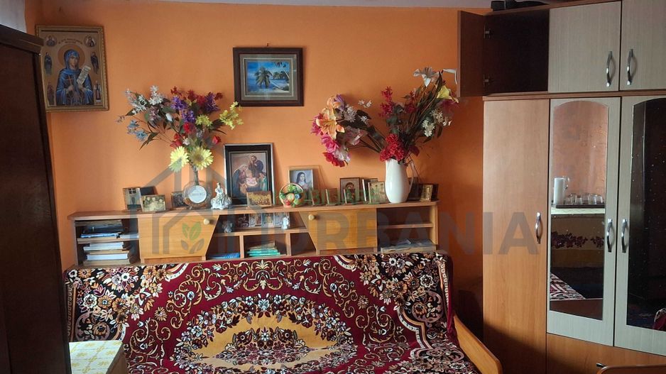 Casă de vânzare în satul Perieni, comuna Probota, cu grădină - Poză 7