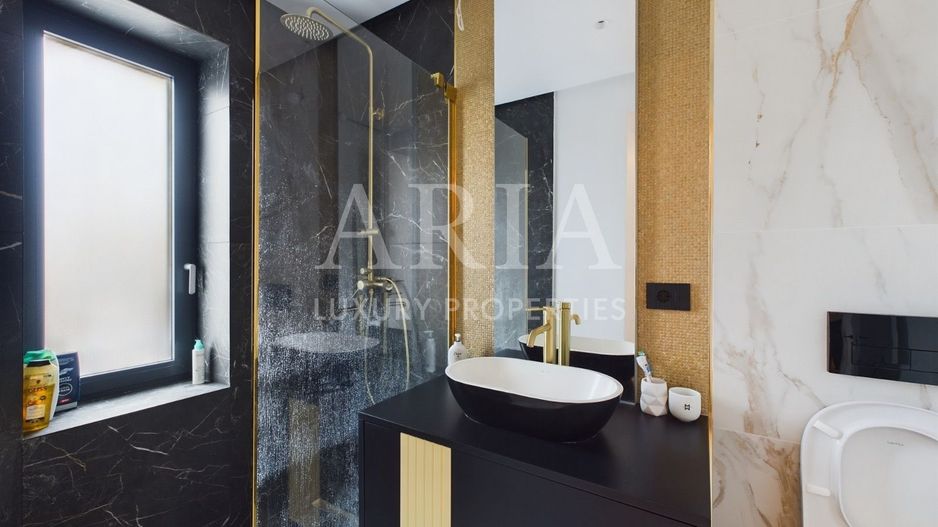 WATERFRONT VILLA 2024 FIRST RENT POOL - Poză 15