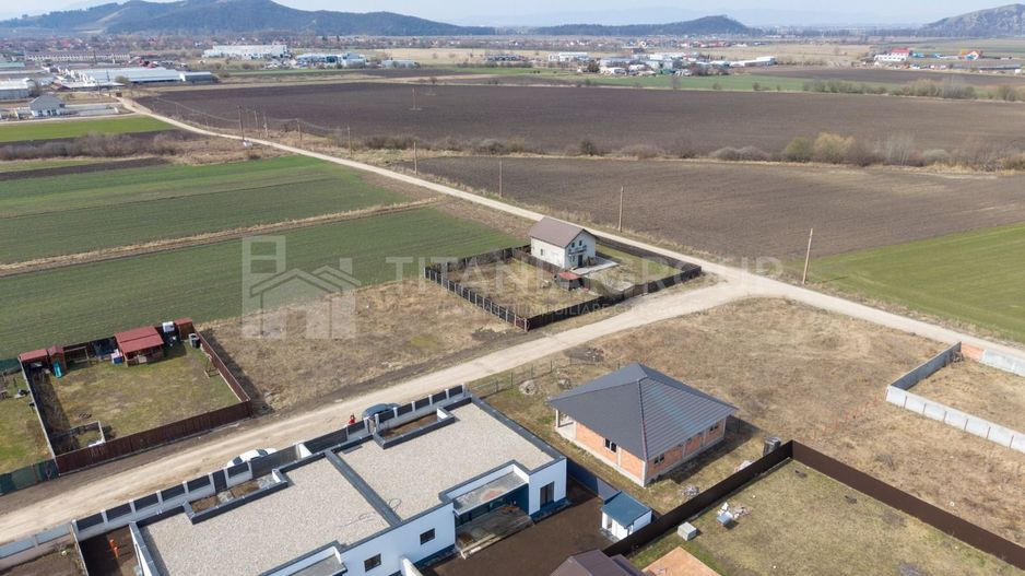 Teren 500 mp, împrejmuit, curent și internet pe teren, cu proiect și autorizație - Poză 21