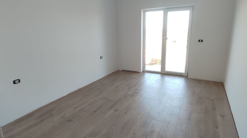 Sanandrei,Duplex P+E, Drum Asfaltat, Proiect Modern. - Poză 13