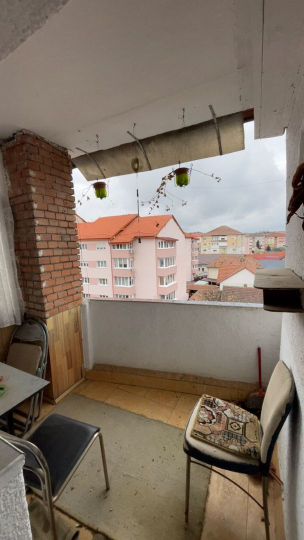 Apartament cu 3  camere de vanzare in Blaj - Poză 2