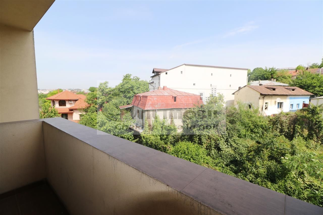 2 CAM NOU BILLA GARA UMF CUZA COPOU - Poză 14