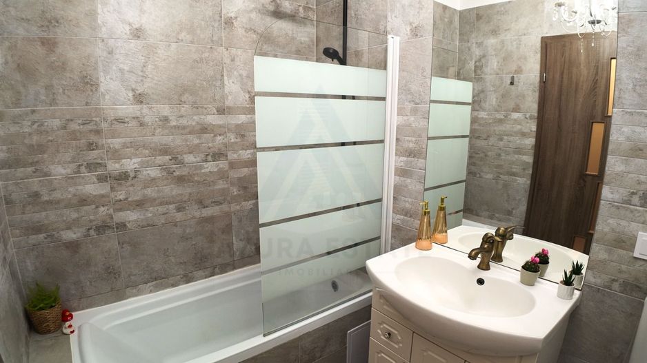 Apartament premium 3 camere etaj 2 cu lift si terasa Calea Surii Mici - Poză 8